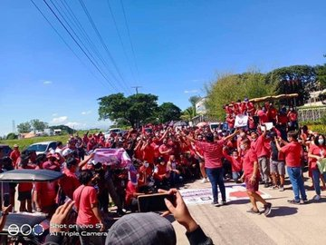 for__keeps's tweet photo. BBM caravans with real people, instead of empty cars. Isabela, Tarlac, Macau, Italy and more in the coming days yet the silence of mainstream media is defeaning. Let our voices be heard. ✌️🇵🇭

#BBMFORPRESIDENT2022
#UnityForMarcosJr
#BBMSigawNgBayan  
#LetLeniLeave2022 https://t.co/qRzIxx5Bbb