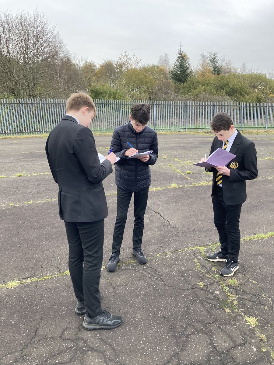 Mrs_Russell_Geo's tweet photo. S3 Geographers @KilsythAcademy have been outside this morning measuring the weather elements. It was rather chilly 🥶 #outdooorlearning #UNCRC #article29 @KAhumanities https://t.co/MXnTQk4jM0