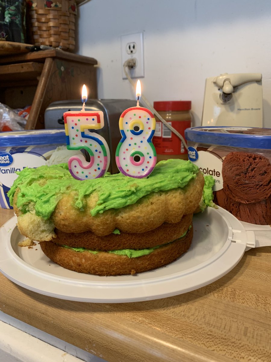 buxton83's tweet photo. Happy Birthday Mom!!!!!!!!!!!! #birthdaycake https://t.co/aGUHMad7oQ