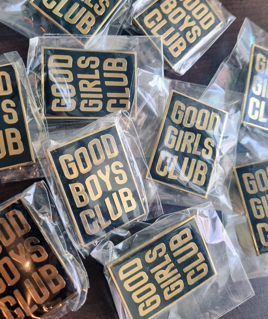 🥳 wanna join the club? 

We have got a few things to give to some lucky pups 👀 

- One pup will receive a £50 voucher 
- 4 will get a Good Boys/Girls Club pin! 🐺 

All you gotta do is follow us and RT this tweet! 

Ends Monday 22nd midnight GMT