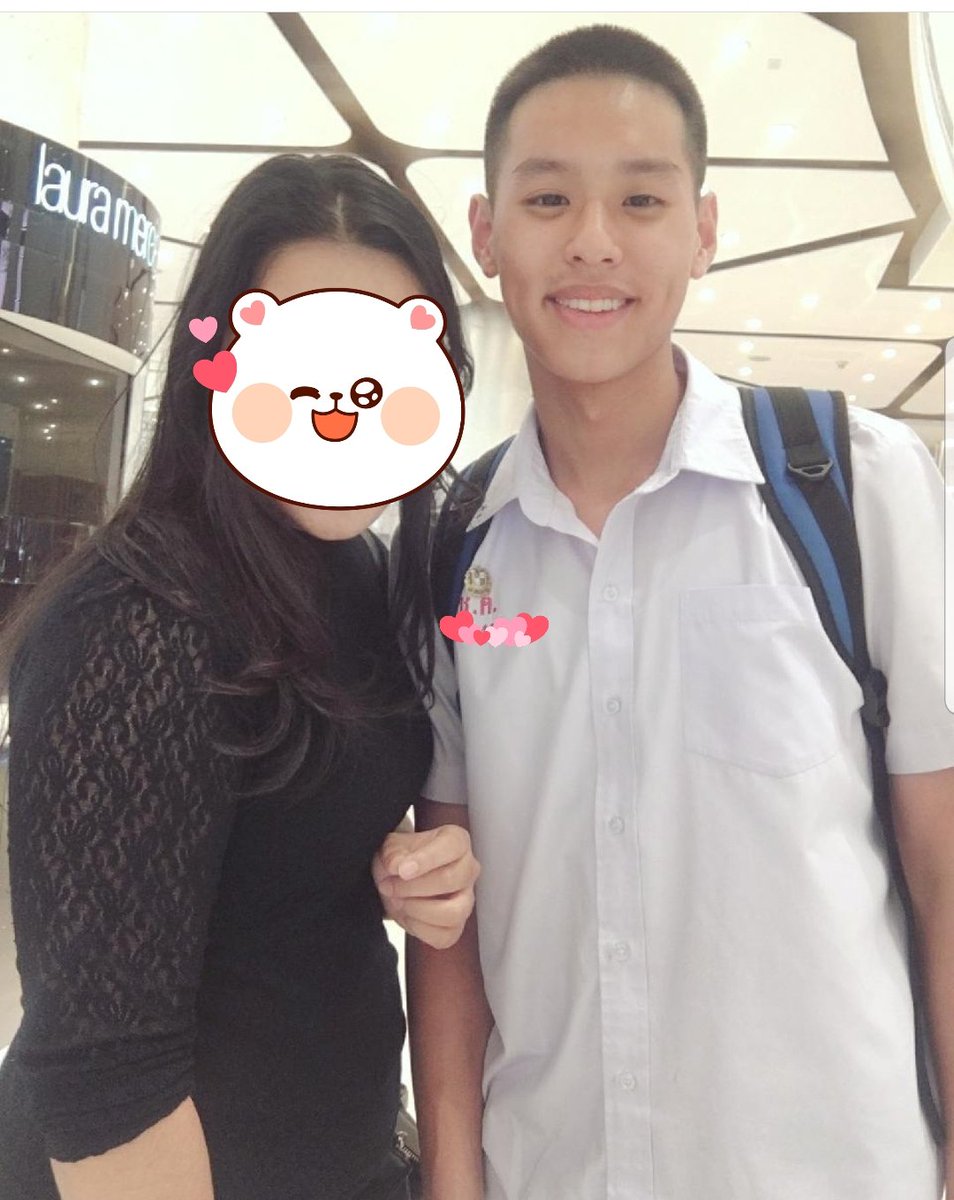 Tinkindeed's tweet photo. เดินสวนบิวกิ้นที่พารากอน ขอถ่ายรูปเสร็จ บิวกิ้นถามว่า พี่รู้จักคสอ.ยี่ห้อนี้มั้ย พี่สาวฝากซื้ออะ เนี่ยหาไม่เจอ ไม่รู้จักเลย เอ็นดูมาก หลายปีและแต่ยังประทับใจอยู่ 55555555555 https://t.co/hNiNRvsOz1