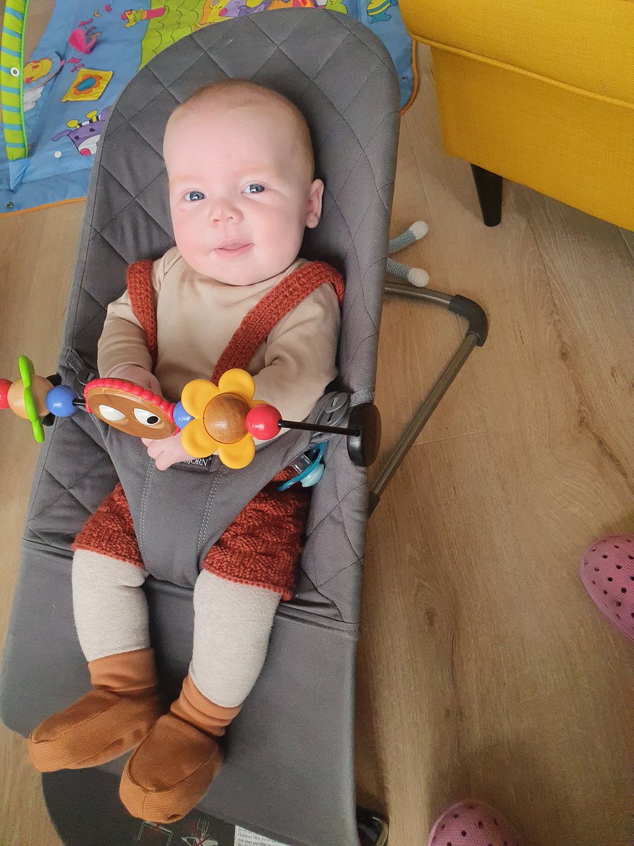 Missti af #menntaspjall í gær og er að lesa yfir allt saman..vá þvílíkur drifkraftur í kennurum! #utis2021 var æði en mikið var gott að koma  heim og hitta 4 og 1/2 mánaða prinsinn minn 🥰