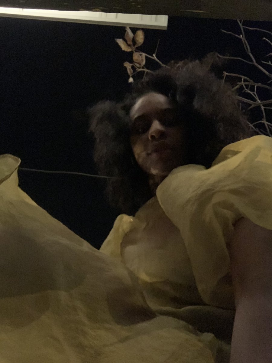 BBeautty's tweet photo. Nigga in Paris https://t.co/rVKbobfmDY