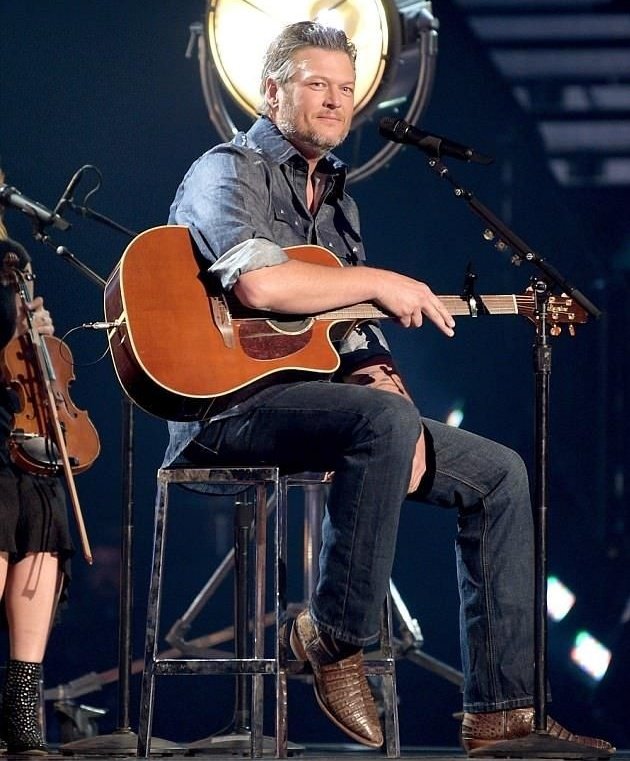 iloveBlakexGwen's tweet photo. Please Retweet to Vote #BlakeShelton for #TheCountryArtist of 2021 #PCAs https://t.co/d4FJ7gqhFp