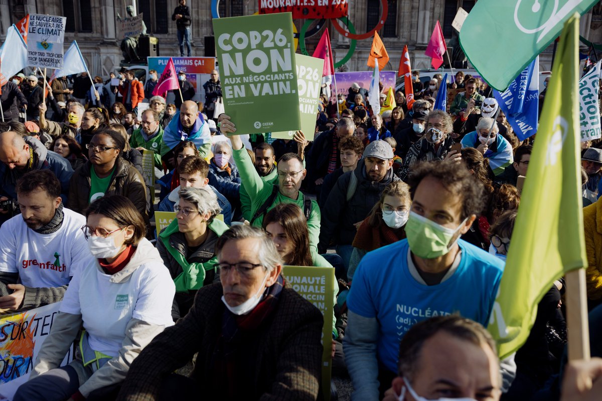 oxfamfrance's tweet photo. ✊🏾✊🏼✊🏿 Les bénévoles, militant·e·s ds les groupes locaux d'Oxfam France, sont notre dose de #MondayMotivation !
🤩 Une cinquantaine étaient réuni·e·s ce week-end. Au programme : formation, échanges, mobilisation, engagement &amp; bonne humeur.
Rejoignez-les👉https://t.co/UYcbZMx1hl https://t.co/IbuoqTFCXg