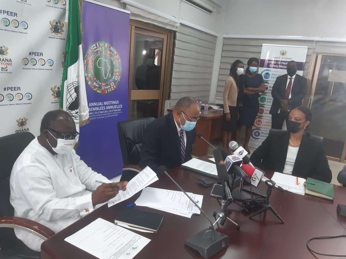 MoF_Ghana's tweet photo. currently happening...signing of MoU between Ghana and the AfDB at Ministry of Finance 
Ken Ofori-Atta and Prof Vincent O. Nmehielle, Secretary General of the African Development Bank Group https://t.co/buHnMF4qUN