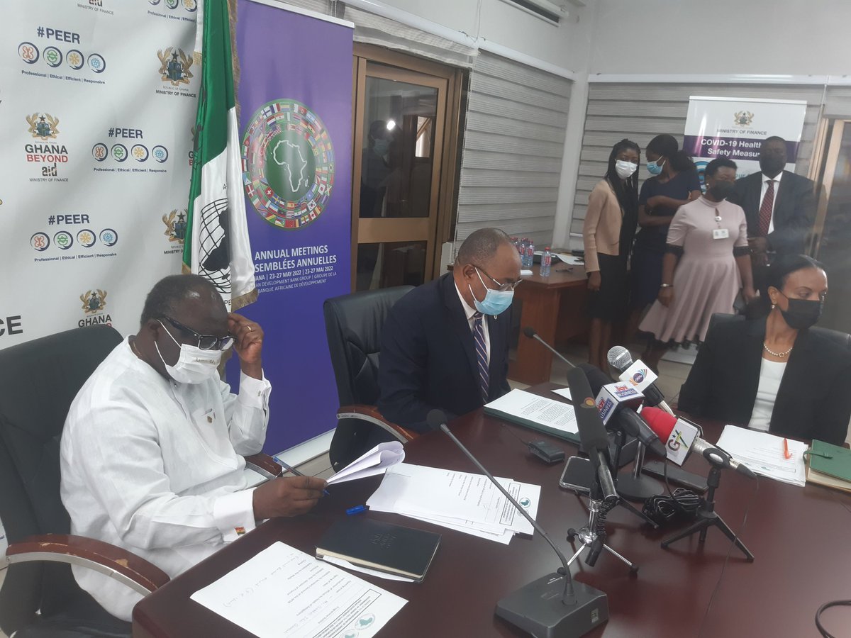 MoF_Ghana's tweet photo. currently happening...signing of MoU between Ghana and the AfDB at Ministry of Finance 
Ken Ofori-Atta and Prof Vincent O. Nmehielle, Secretary General of the African Development Bank Group https://t.co/buHnMF4qUN