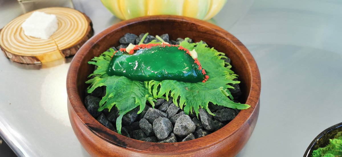 Y de la huerta al mar, con este ravioli relleno de gamba blanca y cubierto con 'tierra roja'.
#RegióndeMurciaGastronómica21