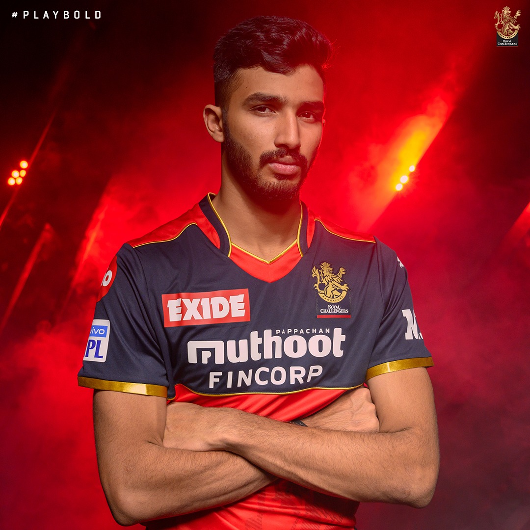 RCBTweets's tweet photo. The Royal Challengers watch ft. Syed Mushtaq Ali Trophy ▶️

Devdutt Padikkal 5️⃣6️⃣ (47) 🆚 Baroda
Suyash Prabhudessai 4⃣3⃣ (24) and 1⃣/9️⃣ (2)  🆚 Tamil Nadu

Well played, boys! 👏

#PlayBold #WeAreChallengers #SMAT #KARvBAR #TNvGOA https://t.co/vuvlnERYsP