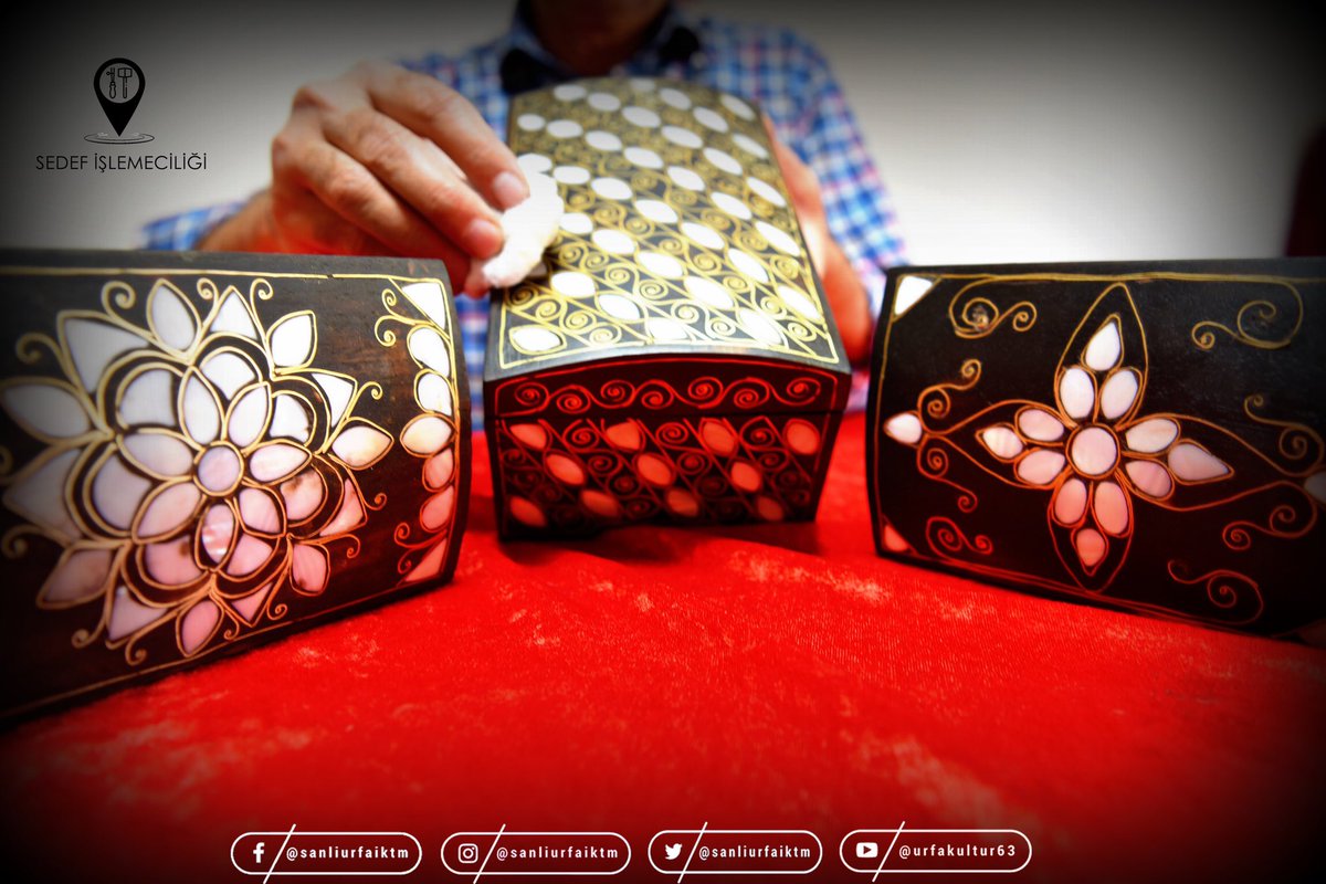 SanliurfaIKTM's tweet photo. Sedef İşlemeciliği
#sedef #sedefkar #sedefişlemeciliği #motherofpearl #göbeklitepe #Sanliurfa #goturkey #kulturportali #visiturfa #urfa #göbeklitepe #sanat #gelenekselelsanatları #yöreselkültürler #kültür #şanlıurfailkültürveturizim https://t.co/TxVH06zIVr
