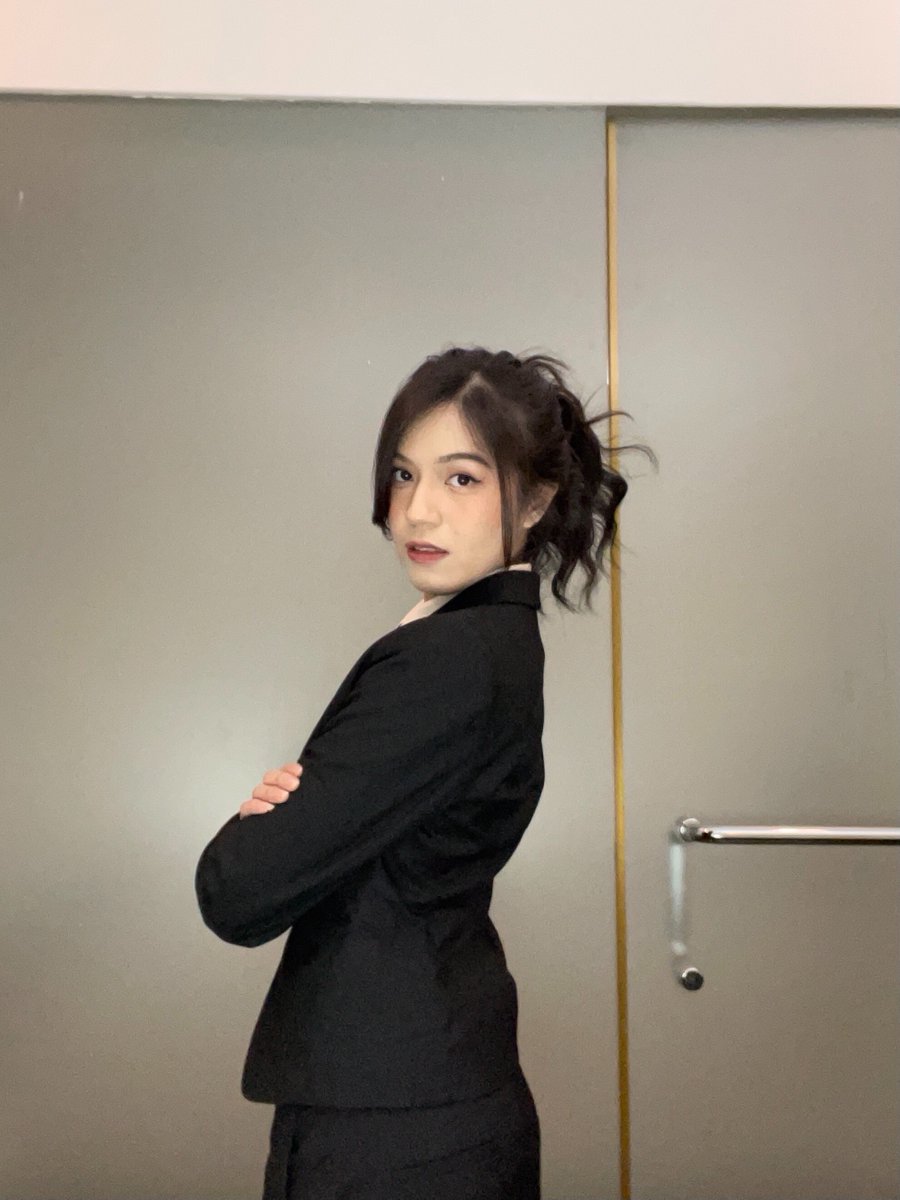 gabywarouw4's tweet photo. Thank you for always being there for me. I may have cried yesterday and today, since I felt quite overwhelmed. But i have come back stronger cause i realized that i’m really grateful to have many support system and kind people in my life. I love you. https://t.co/gfAtGZlXik