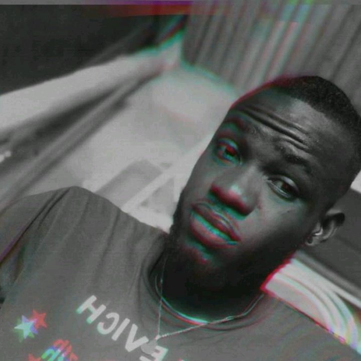 ChandaSaint's tweet photo. #NouvellePhotoDeProfil https://t.co/T91Cg6UMOo