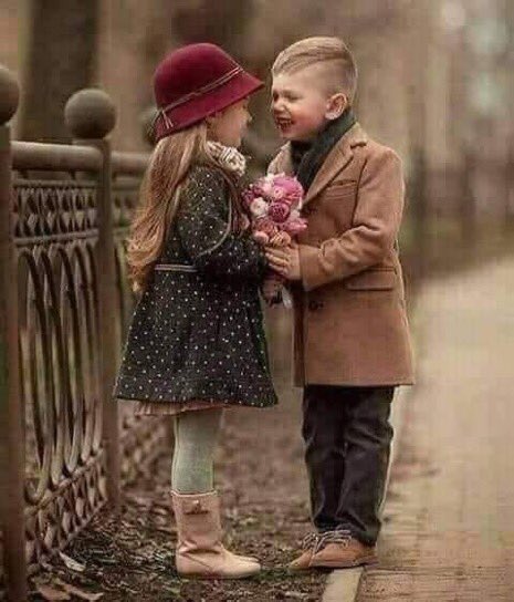 OsamaMH541's tweet photo. هو يقول جيتك و أنا في خاطري لك سؤالين
و اجابتك مثل الدفى في حزة البرد
ابسآلك هو ليه أشوفك ملآيين
وأنا أدري إنك …………….مثل كل البشر فرد.😉❤️ https://t.co/6bW54vOLND