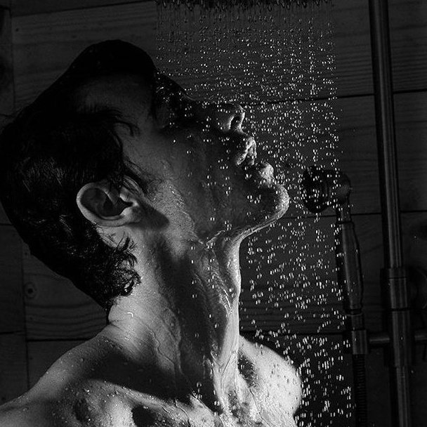 RAULFEATURES's tweet photo. shawn mendes for man about town is the sexiest thing you'll see today https://t.co/QHCHIHUNAr