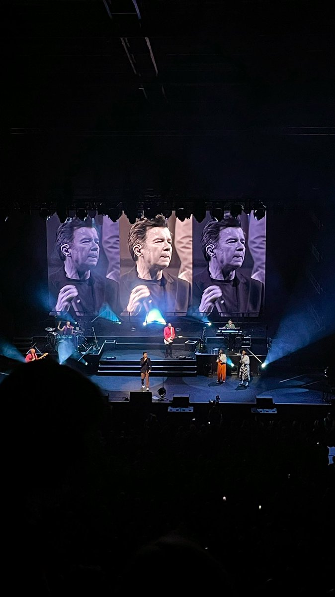 NicoleRedWilde's tweet photo. Rick Astley Bonus Arena 07/11/2021 #RALIVE2021 https://t.co/nE8EWsJkdc