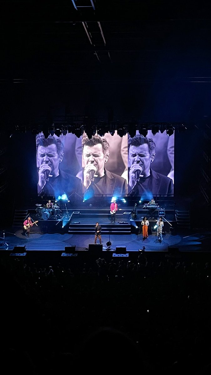NicoleRedWilde's tweet photo. Rick Astley Bonus Arena 07/11/2021 #RALIVE2021 https://t.co/nE8EWsJkdc