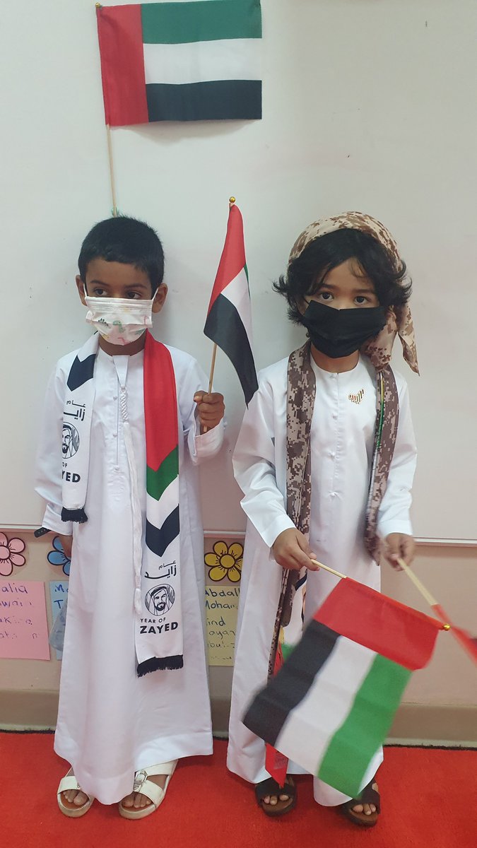 AIS_Grade1's tweet photo. Our #AISGrade1 C students dressed up in the spirit of UAE Flag Day. #AISUAEFlagDay https://t.co/qbLy5k1MFG