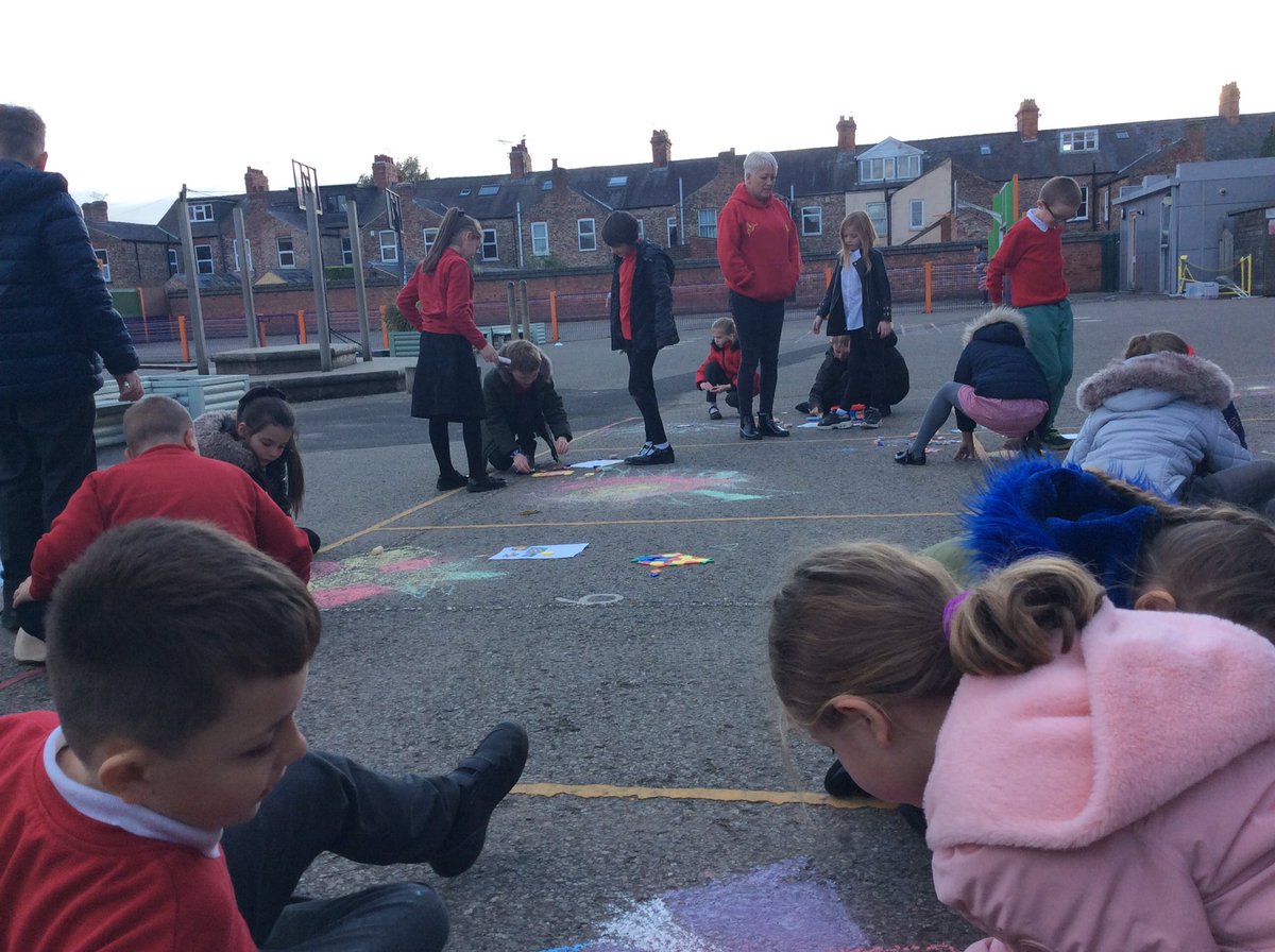 MrsC_017's tweet photo. Happy Diwali! We hope everyone who celebrated Diwali on the weekend had a magical time! Last week we created by creating beautiful Rangoon patterns on @OutdoorClassDay #Diwali #outdoorclassroomday @HaxbyRoad #HRRE https://t.co/G3WPoiT4JR