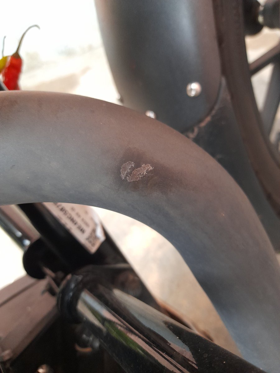 Leeladhara10's tweet photo. @BigWingIndia Please look at the quality. ...disgusting. likewise engine paint is getting peeled..never trust @BigWingIndia poor quality material https://t.co/aNUbYVB6Gc