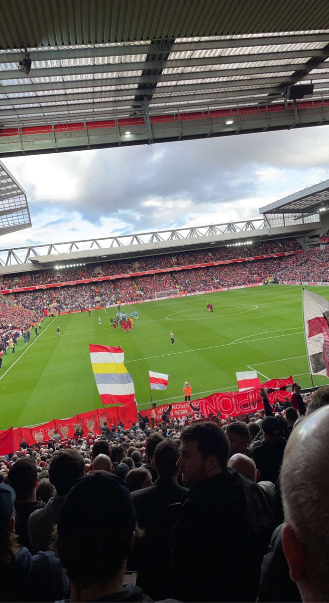 Doing a free ticket giveaway reds 🎟 👍🏻 🏟 

2x Tickets for Porto at home, IN THE KOP for you and ye mate👍🏻 (see photo for view in the ground)

Must follow and retweet to enter 👍🏻🔴

Results announced 17th November 🗓 

Good luck reds 👍🏻🔴 YNWA
#YNWA #LFCTickets #LFC #LFCfamily