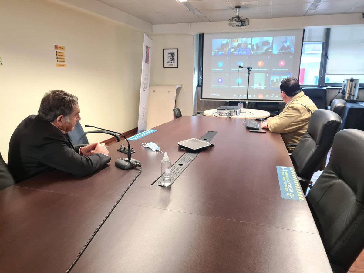 🎥🔴 A las 08:00 am comenzó la reunión telemática c/alcaldes de la región, encabezada por el delegado presidencial Víctor Manoli y el jefe de la Defensa Nacional Araucanía, general Lionel Curti. Lo anterior, se realiza cada semana para entregar un balance del Estado de Emergencia