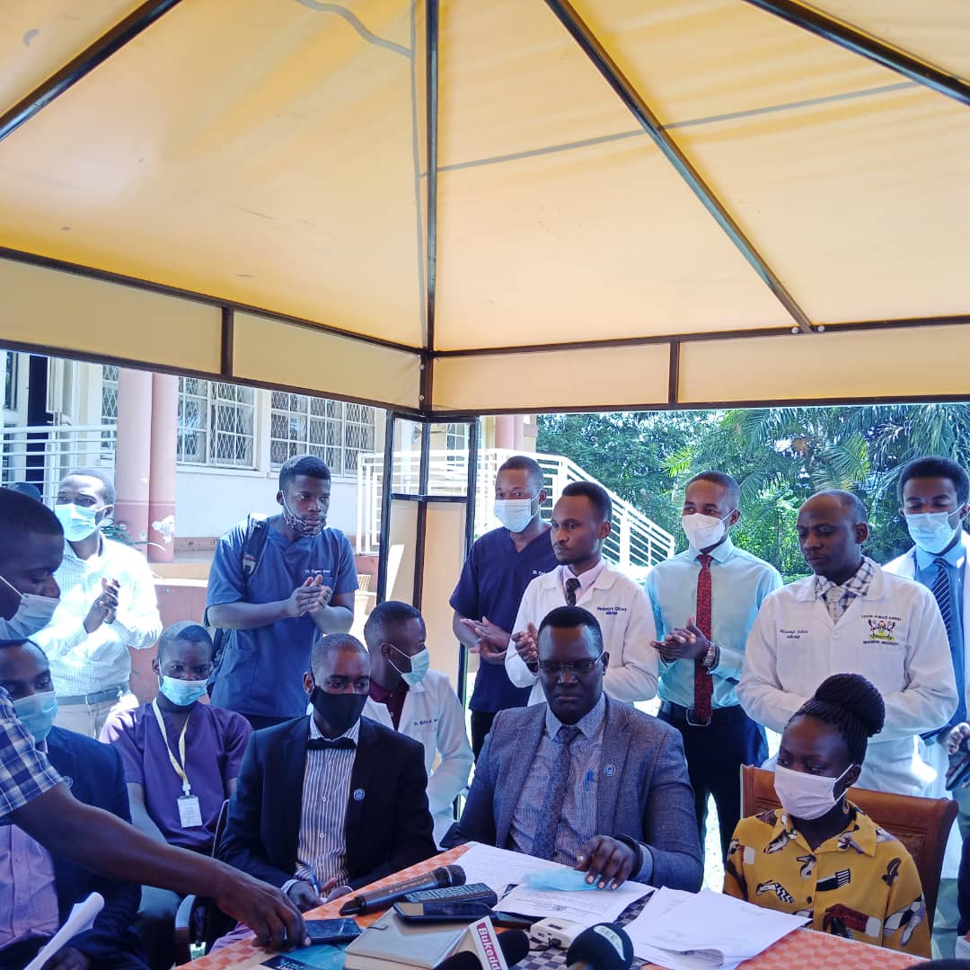 UPDATE: Intern doctors have again declared a sit-down strike over salary. Dr Lillian Nabwire, the head of intern doctors asked government to increase their salary from Shs750,000 to Shs2.5m in honour of President @KagutaMuseveni pledge earlier, reports Tonny Abet #MonitorUpdates