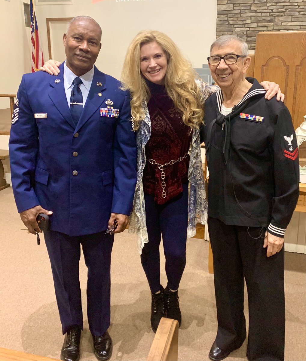 MalachiUltd's tweet photo. A couple of my favorite veterans! #HugAVeteran https://t.co/dYo0cgphAW