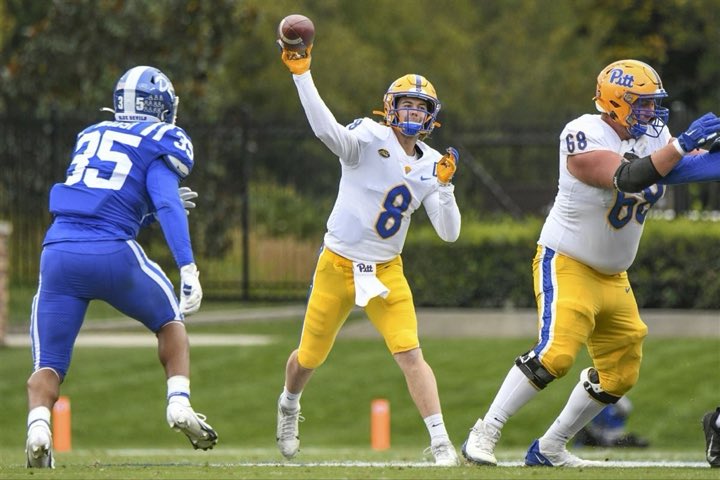 _TGYK's tweet photo. Good morning. 

Pickett: 68.7% comp, 3,171  yards, 33 TDs, 3 INTs

B.Young: 69.4% comp, 2,755 yds, 30 TDs, 3 INTs 

M.Corral: 66.9% comp, 2,527 yds, 26 TDs, 2 INT

D.Ridder: 63.7%, 2,121 yds, 24 TDs, 5 INT

S.Howell: 63.1% comp, 2,408 yds, 28 TDs, 7 INT

Again, good morning. #H2P https://t.co/FHbKJAoeVJ