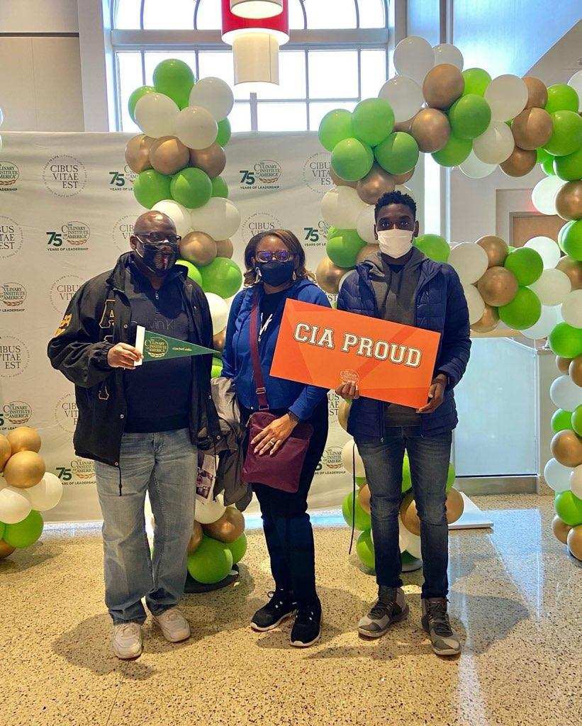 MidCollegeNCAT's tweet image. Senior &amp;amp; Mr. Middle College at NCA&amp;amp;T Jadon Floyd took a college visit to his dream school this weekend at the Culinary Institute of America in Hyde Park, NY and received some exciting news! Congrats on your acceptance to your dream college!#FutureBaker #Scholar #HeWillGoToCollege