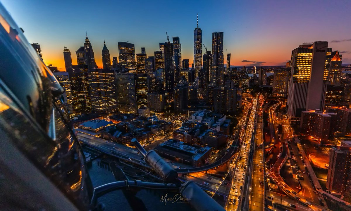 mdfotos's tweet photo. … heute vor 2 Jahren #manhattan #heliflight @FlyNYON 😍💪🏻🚁📸 https://t.co/ymqV2uNtha