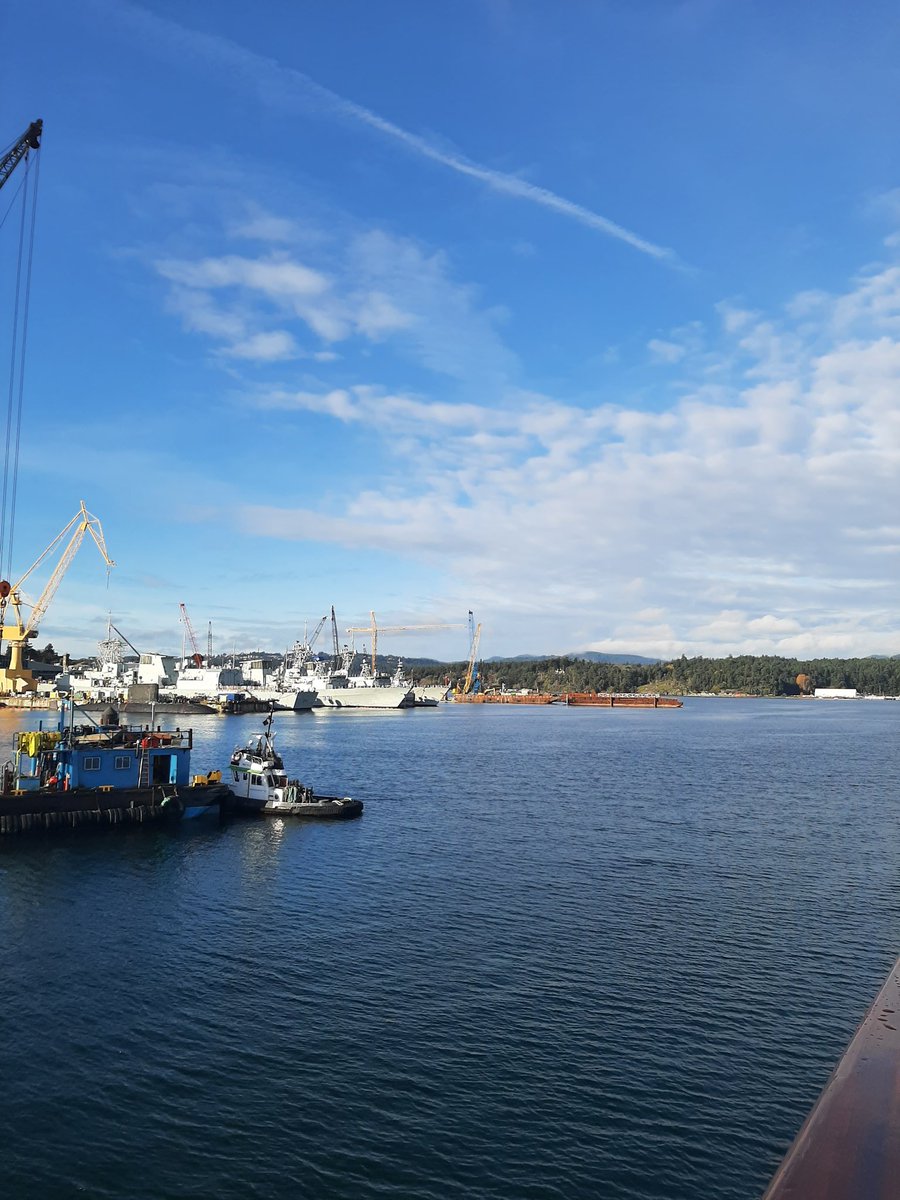 And away we go. A different coast, but it will do for the next couple weeks. It never hurts to help. #onenavy @RCN_MARLANT @MARPAC_FMARP