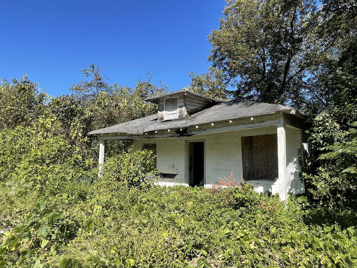 MaconBibbCounty's tweet photo. Number 72 is coming down today! Crews will tear down the dilapidated house at 2251 Clayton Street today (11/8) at 12:30 p.m. #Blightfight https://t.co/a4oMALtO6L