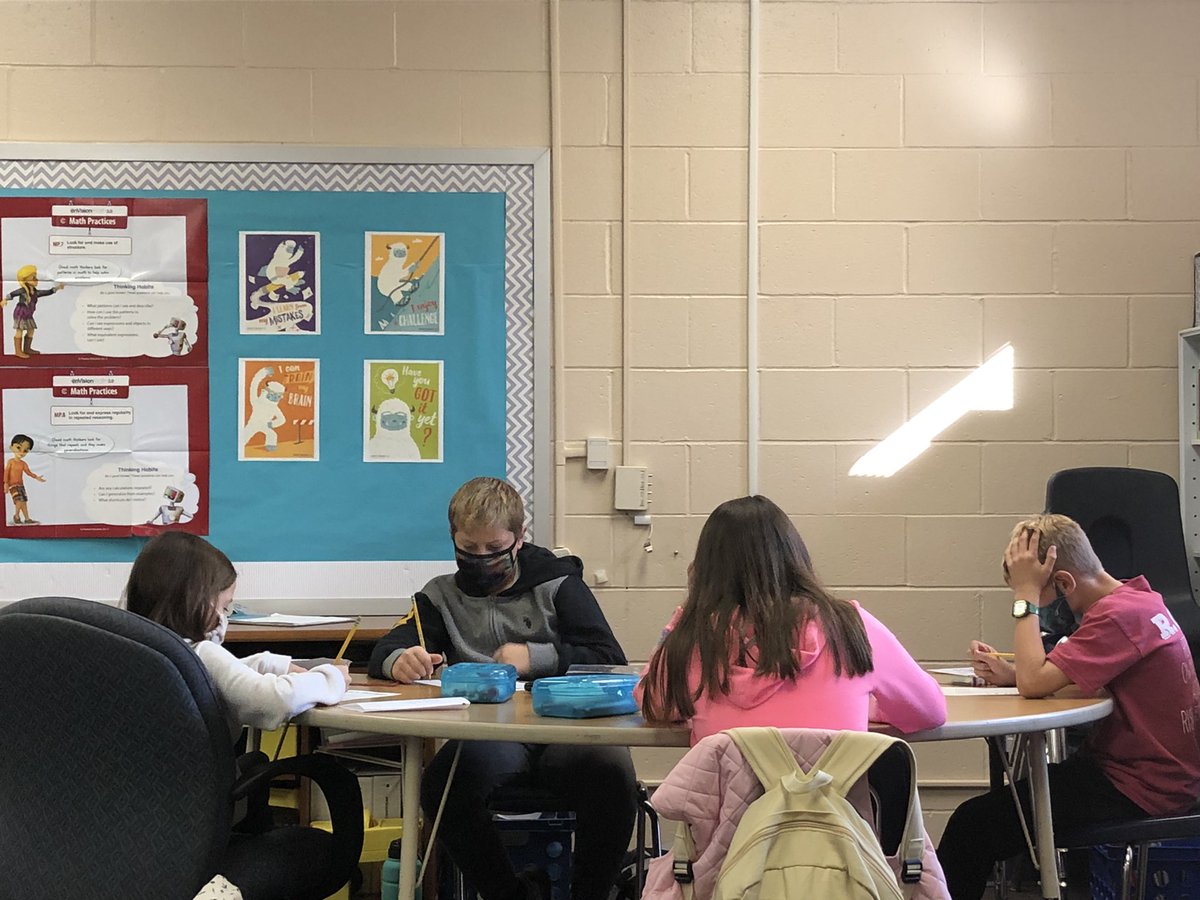 moore_uve's tweet photo. Today in reading ST’s used the following strategies to help identify the main idea and supporting details in a reading.  1: What is the topic of the reading? 2: What did we learn as we read about the topic? 3: What is the most important thought about the topic?  #UVEMADE https://t.co/M6mvr0sgV3