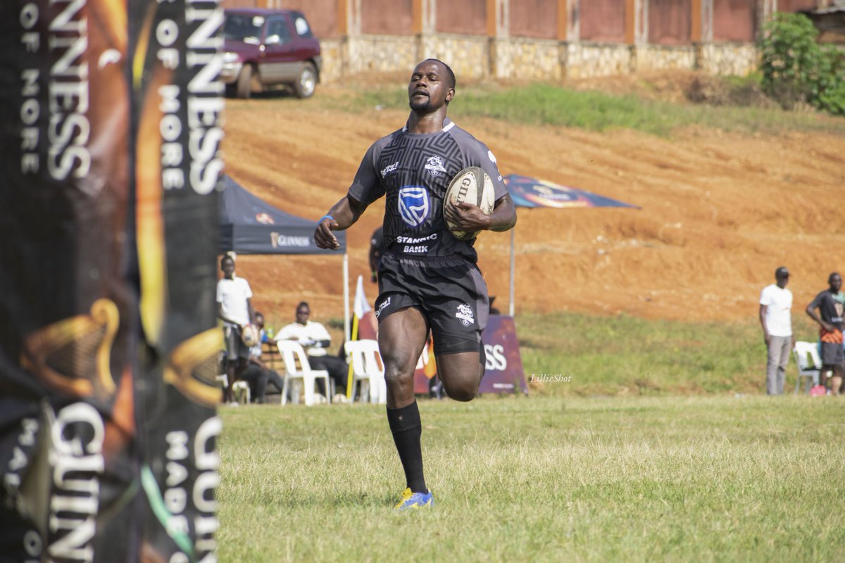 How the black Army is attacking kasese👊👊
@Nkityomassa @piratesrugbyUG 
#Guinness7s