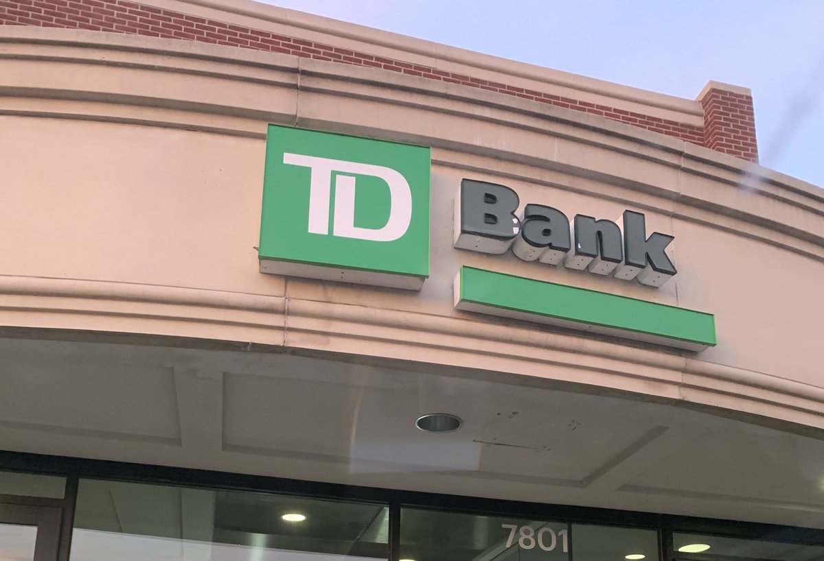facade signage crack
