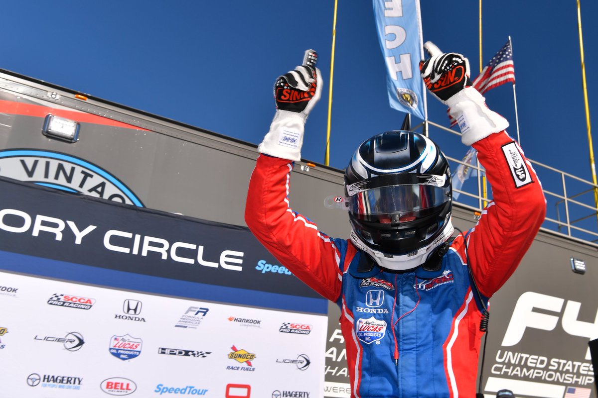 LigierAutomotiv's tweet photo. Congratulations to @kyffin_simpson, the 2021 @FRAmericas Champion ๐ ๐ And thank you to all the teams & drivers for this exciting season! See you next year ๐ ๐๏ธ
#ligierautomotive #ligierjsf3
๐ท Gavin Baker https://t.co/ElCdZsLRci