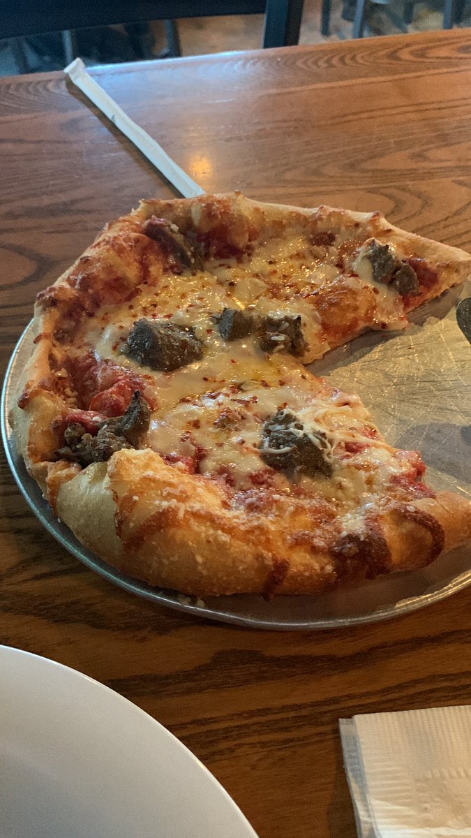 Starting out <a href="/LexPizzaWeek/">Lexington Pizza Week</a> the right way at Mellow Mushroom…