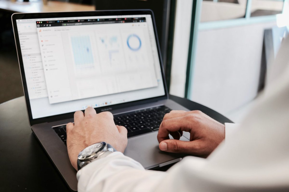 novoexec's tweet photo. New data shows job seekers’ interest in vacancies has increased, read the insightful article, @theHRDIRECTOR 
https://t.co/ki3JHY0X7A

Need to recruit a Director or Executive role? Novo Executive Search and Selection can provide expert assistance. https://t.co/mv73tOQ8BP https://t.co/uT2uOmqw7G