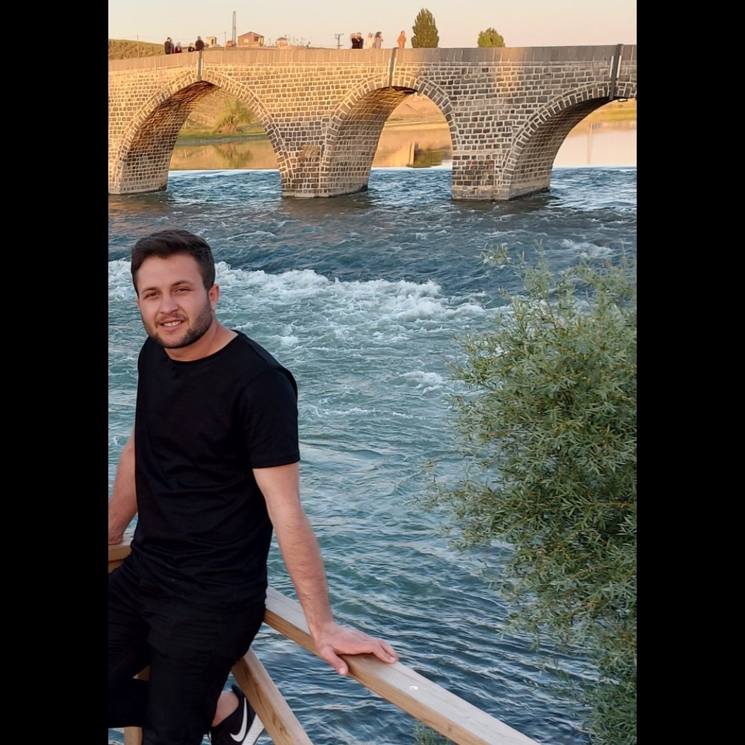 onerrenes's tweet photo. #YeniProfilResmi https://t.co/PBXd25xeLf