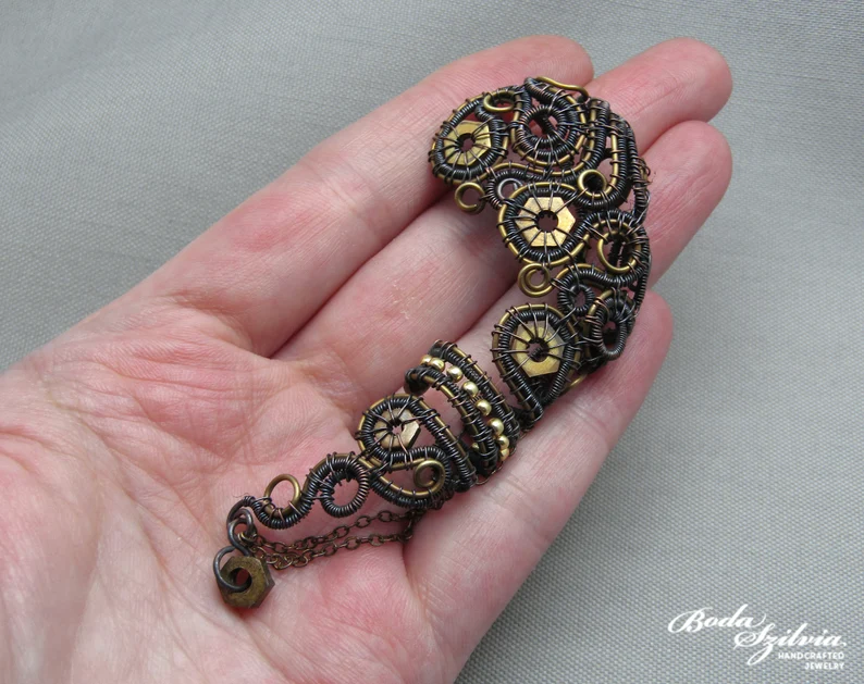 bodaszilvia's tweet photo. My previous big #steampunk #earwrap has already found a home, but I have another one.

These take a lot of time to create, but I love them so much! ❤

https://t.co/PQEqFNRelv

#OOAK #jewelry #etsy #etsyshop #jewelrydesigner #handmadejewelry #handmade #etsyhandmade  #etsyfinds https://t.co/TrVNPe1AKL