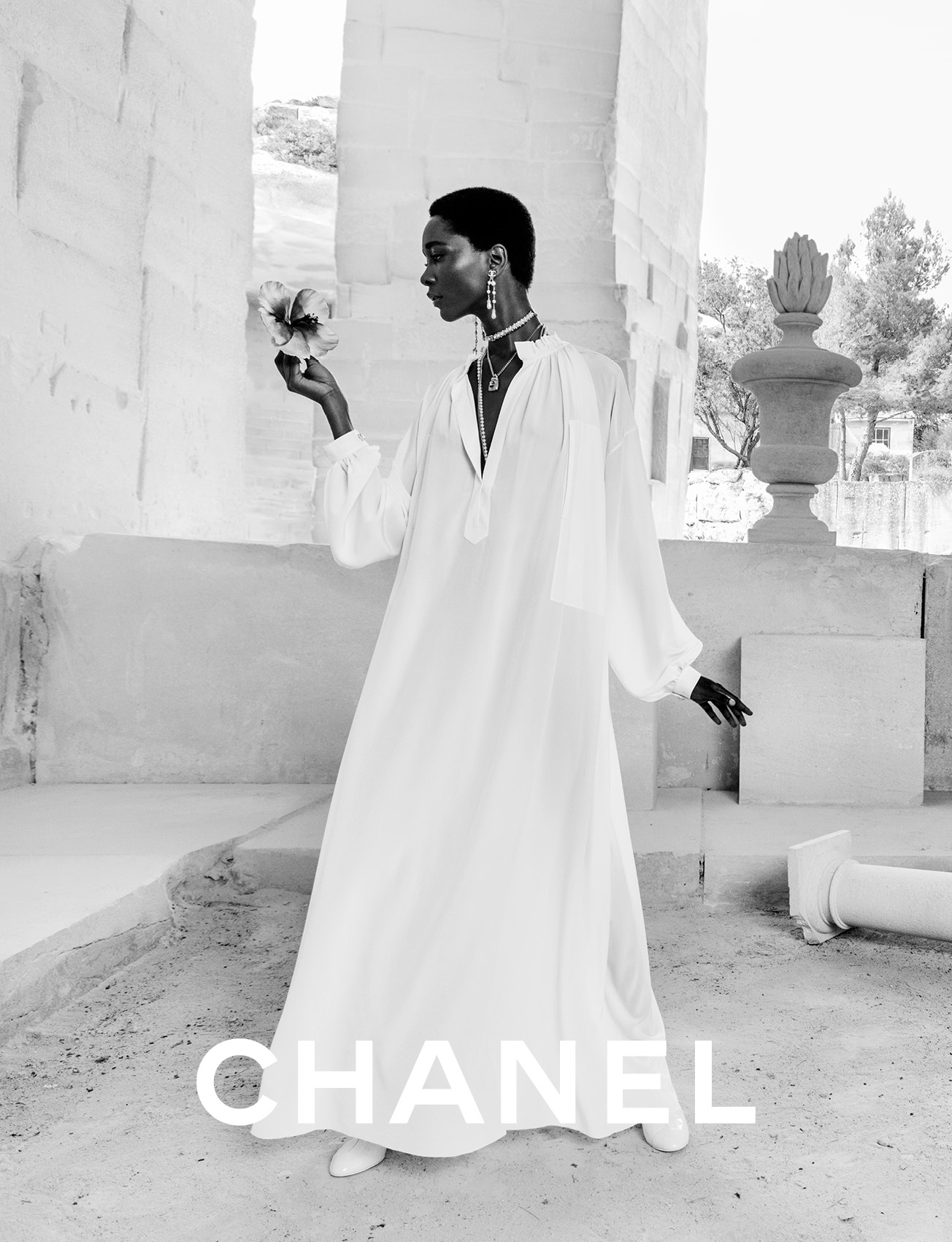 CHANEL on X: The CHANEL Cruise 2021/22 collection campaign is suffused  with the extreme modernity of black and white. Photographed by Inez &  Vinoodh in the south of France. The collection is