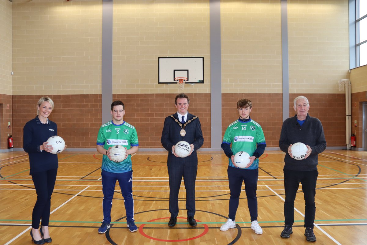 ulsterschools's tweet photo. Fort Hill Integrated College in Lisburn will enter @ulsterschools competitions for the first time this year. Today they were presented with a new set of jerseys by Mayor of @lisburnccc Stephen Martin, which carry the logo of @ExecOfficeNI and competition sponsors @DanskeBank_UK https://t.co/WhgobsFjZo