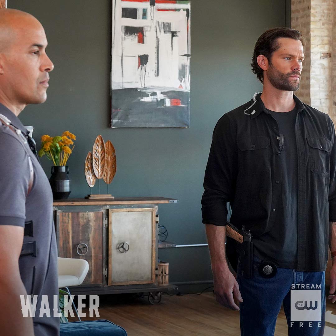 thecwwalker's tweet photo. They don't know what they're getting themselves into. Stream a new episode now: https://t.co/tMpqW7m9cU #Walker https://t.co/HkotXytUrX