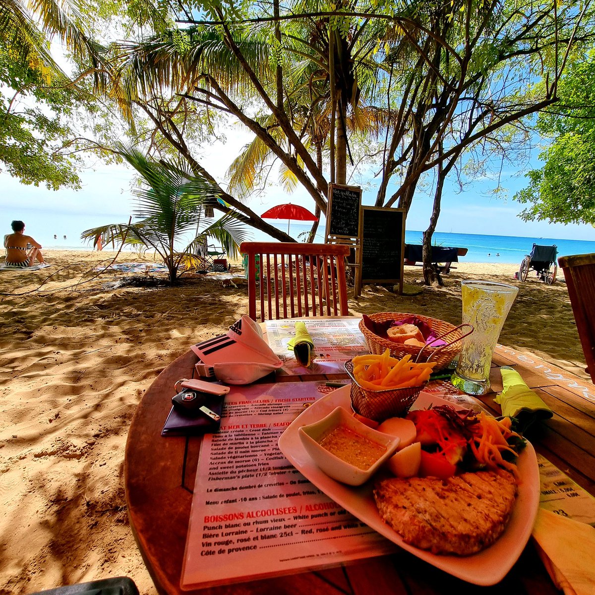 Léandre #UneSaisonAuxAbeilles tweet media