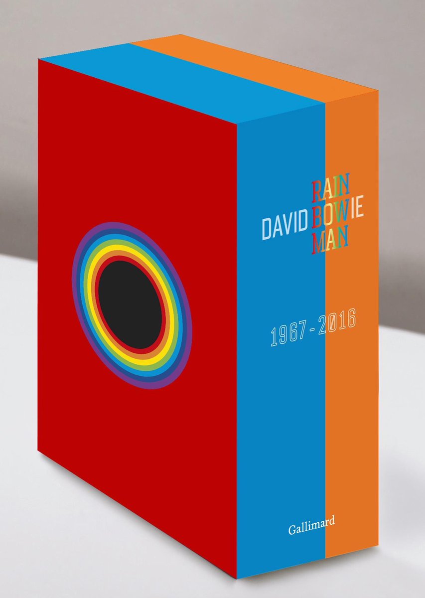 JeromeSoligny's tweet image. Somewhere inside the Rainbow... David Bowie : Rainbowman (1967-2016) #twoweeksfromnow #boxsetcollectoredition #2021ex #designbybarnbrook #visualbonusinside #1500pages @DavidBowieReal @bowieww @davidbowie_news @DavidBowieBooks