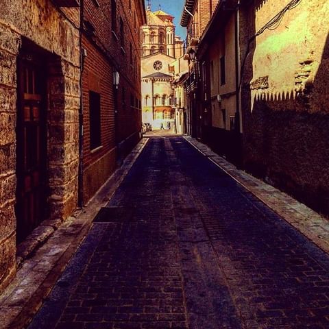 TurismoToro's tweet photo. Compartimos con todos vosotros estas fotografías de nuestra ciudad vista a través de la cámara de Nuria Gamazo, alavesa cuya familia desciende de Toro.
#vivetoro #seguimostrabajando #torociudaddelamusic @Toro_Ayto @TeatroLatorre @ZamoraSpain @CyLesVida https://t.co/N16PD1Ysrm