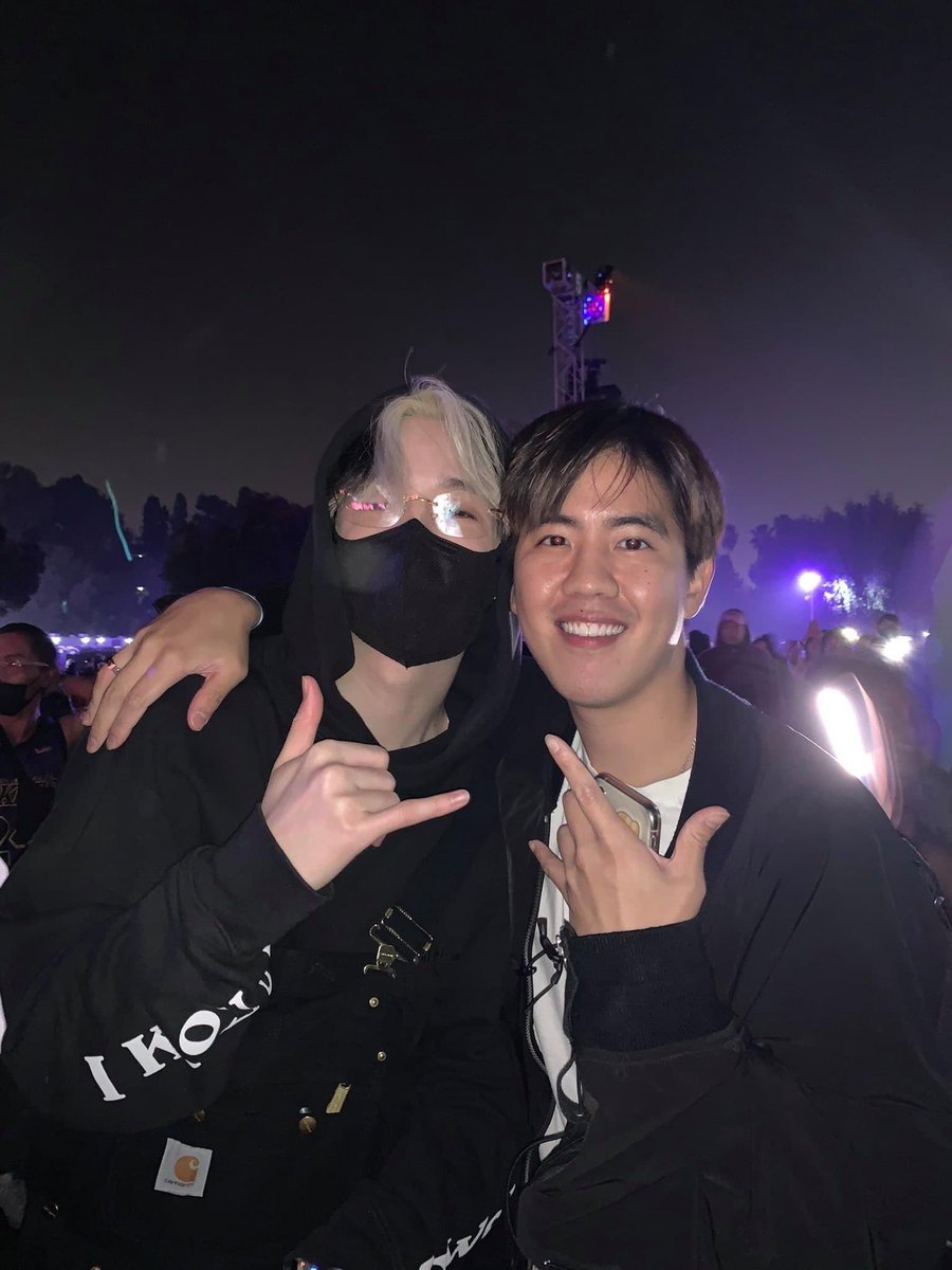 eaJFrance's tweet photo. [PHOTOS - HITC]
211108.

Voici des photos de Jae pendant HITC avec ses amis !

[1/3] https://t.co/5k3kxmQEvB
