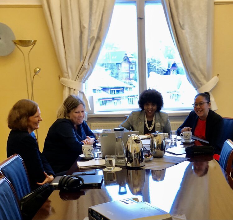saembassynorway's tweet photo. The Oslo Mission had a fruitful meeting with #Diku exploring academic avenues of long-lasting mutual cooperation between SA &amp; Norway 🇿🇦📖🇳🇴
#knowledgeexchange #strongertogether #intpart #utforsk #academicpartnership #DHET @DIRCO_ZA https://t.co/vIX0Hz3dzR