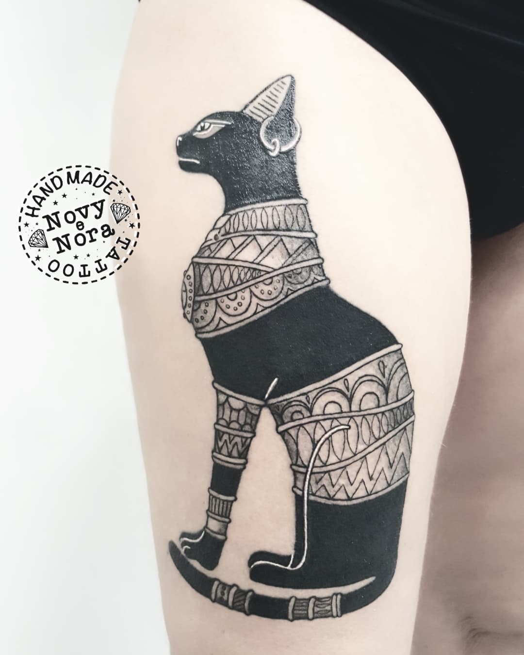 Discover 70+ egyptian cat tattoo best thtantai2