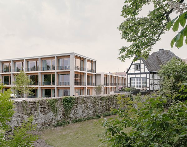 concretecentre's tweet photo. In #CQAutumn: #davidchipperfieldarchitects weaves together a ruined monastery and modern office block with light-toned concrete: https://t.co/iBfYydPAhH https://t.co/XfOe1gBbKm